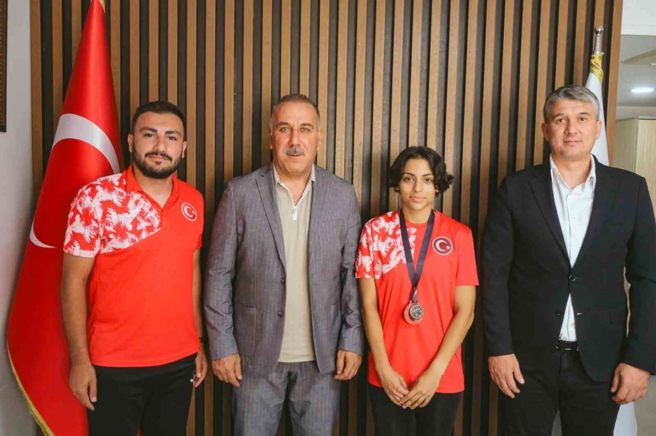 Gen&ccedil;lik ve Spor İl M&uuml;d&uuml;r&uuml; Yığmatepe başarılı sporcuyu ağırladı
