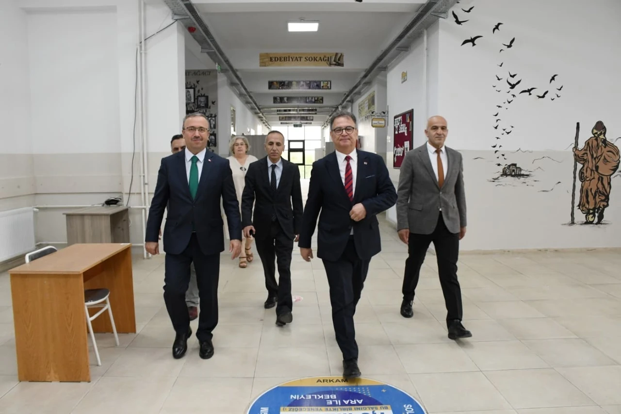 Genel Müdür Otrar, rehberlik öğretmenleri ile bir araya geldi
