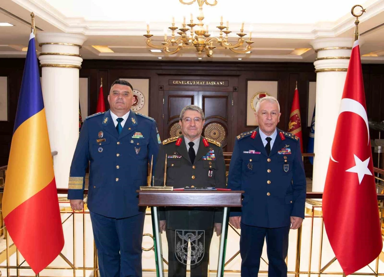 Genelkurmay Başkanı Orgeneral Bayraktaroğlu, Romanya Hava Kuvvetleri Komutanı Baraboi&rsquo;yi kabul etti
