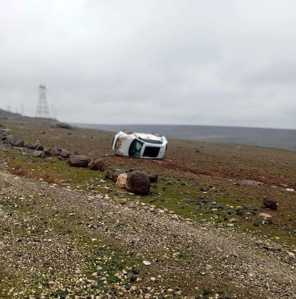 Gerc&uuml;ş&rsquo;te ara&ccedil; takla attı, s&uuml;r&uuml;c&uuml; yara almadan kurtuldu
