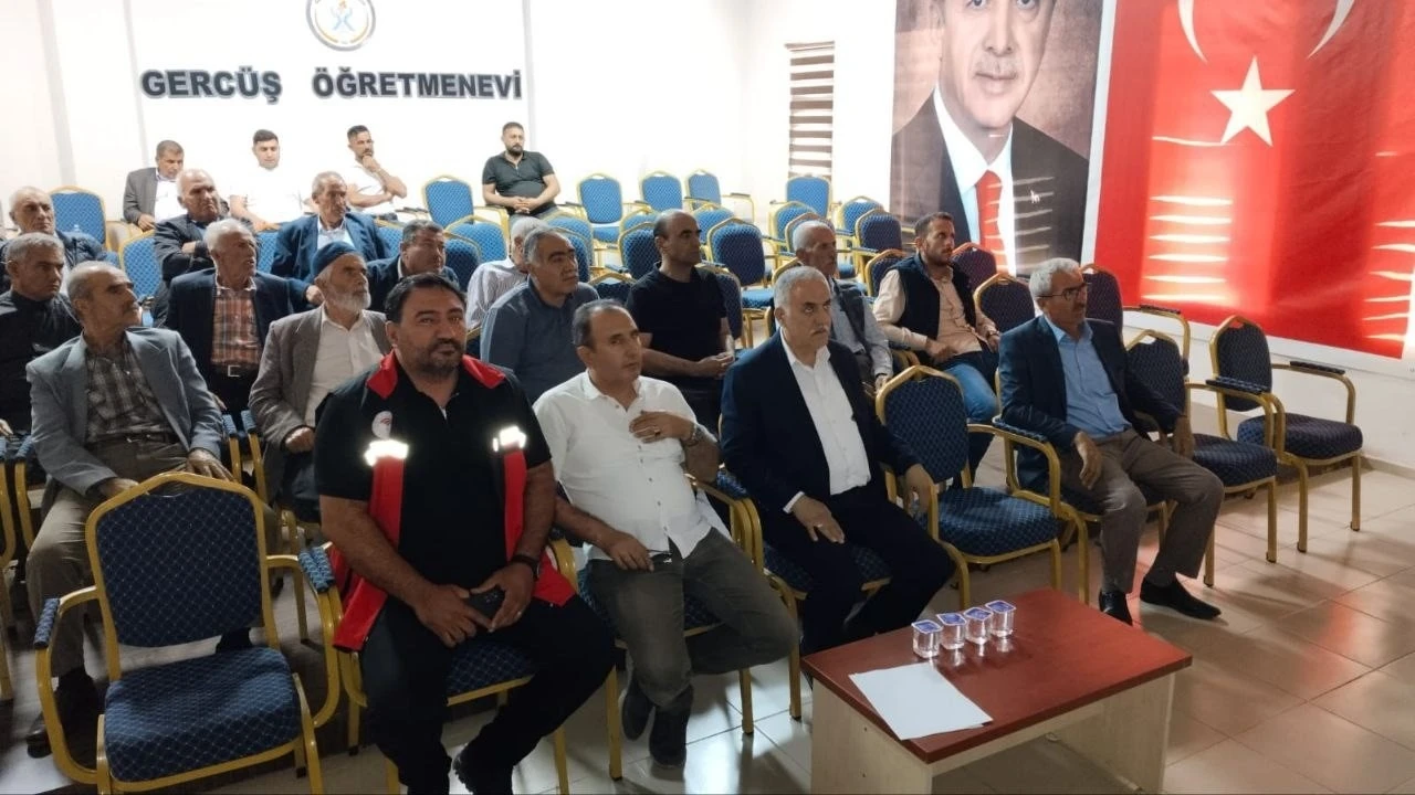 Gercüş’te üzüm yetiştiricilerine ’modern bağcılık eğitimi’ verildi
