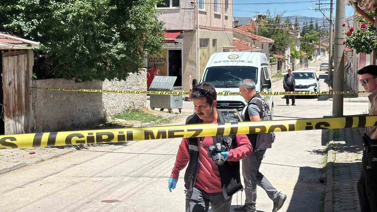 Geri ger gelen aracın &ccedil;arptığı kadın hayatını kaybetti

