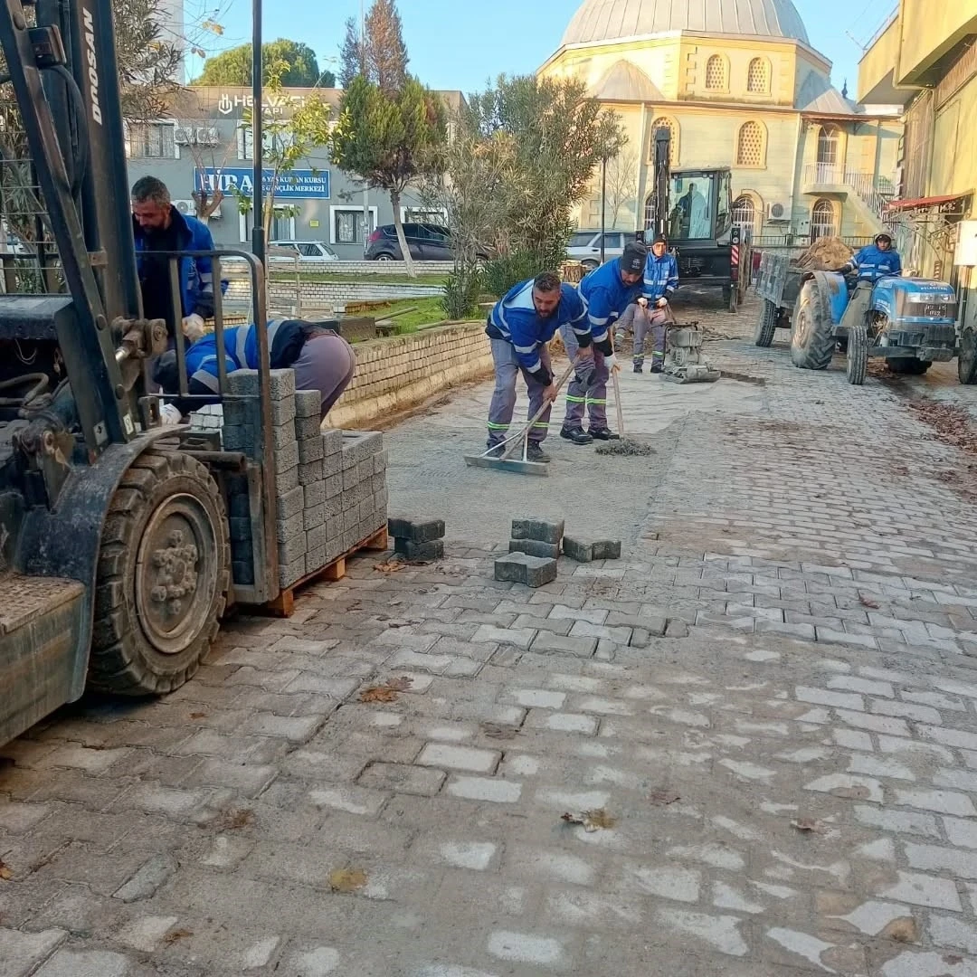 Germencik&rsquo;te bozulan zeminler onarıldı
