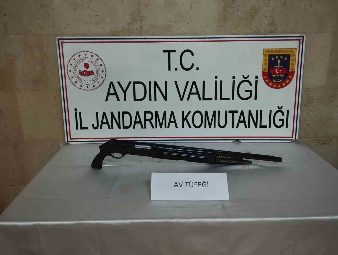 Germencik’te ruhsatsız av tüfeği ele geçirildi
