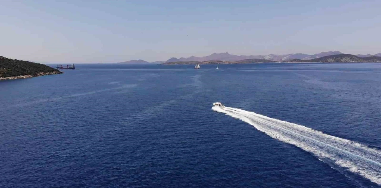 Bodrum'da Yaralı Tekne Personeli Tahliye Edildi