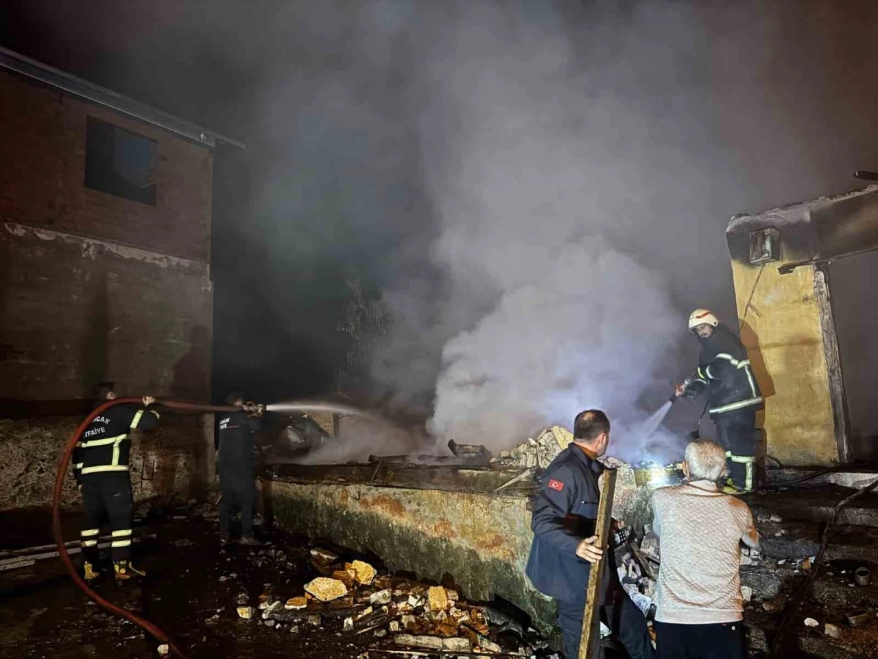 Giresun’da mısır fırını 1 ev ve 1 serentiyi kül etti