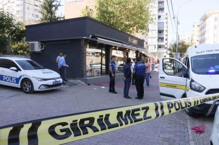 Giyim mağazasına silahlı saldırı: 1 &ouml;l&uuml;, 1 yaralı
