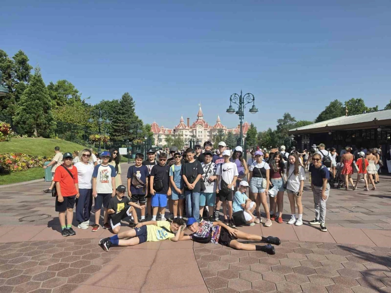 GKV&rsquo;li &ouml;ğrenciler Disneyland Paris&rsquo;te
