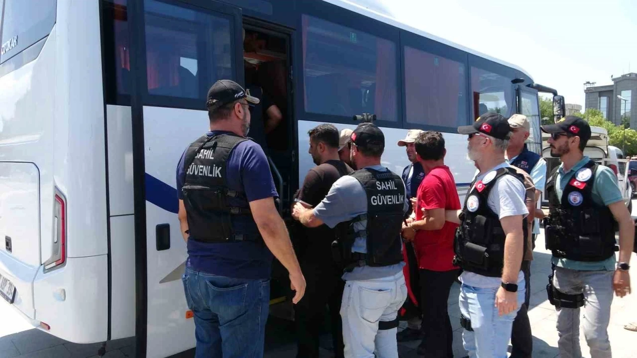 G&ouml;k&ccedil;eada&rsquo;da yasa dışı yollarla yurt dışına &ccedil;ıkmaya hazırlanan 6 FET&Ouml; ş&uuml;phelisi yakalandı
