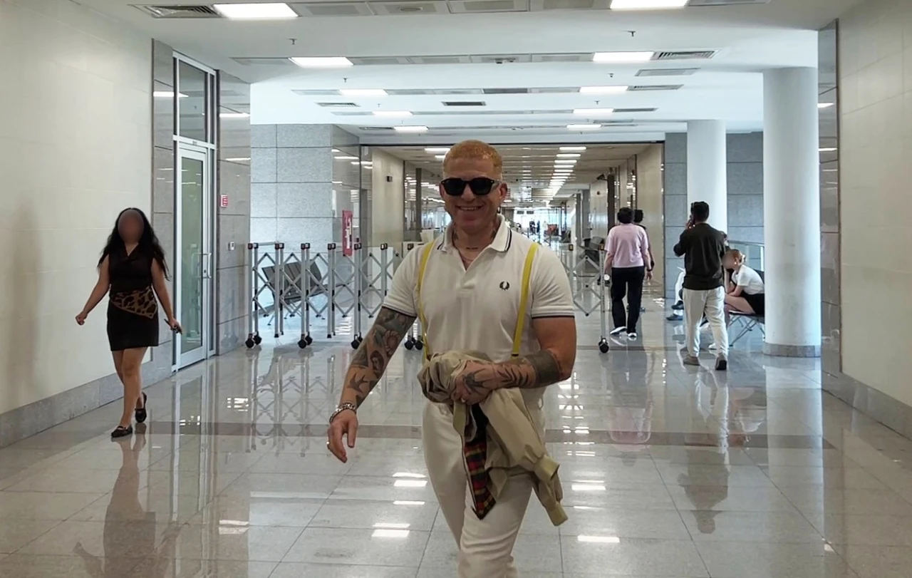 G&ouml;khan &Ouml;zoğuz "Ahbaplar Su&ccedil; &Ouml;rg&uuml;t&uuml;" soruşturması kapsamında adliyeye geldi
