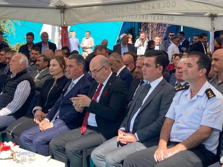 G&ouml;lbaşı Belediyesi Buz Pateni ve Tırmanma Spor Salonu a&ccedil;tı
