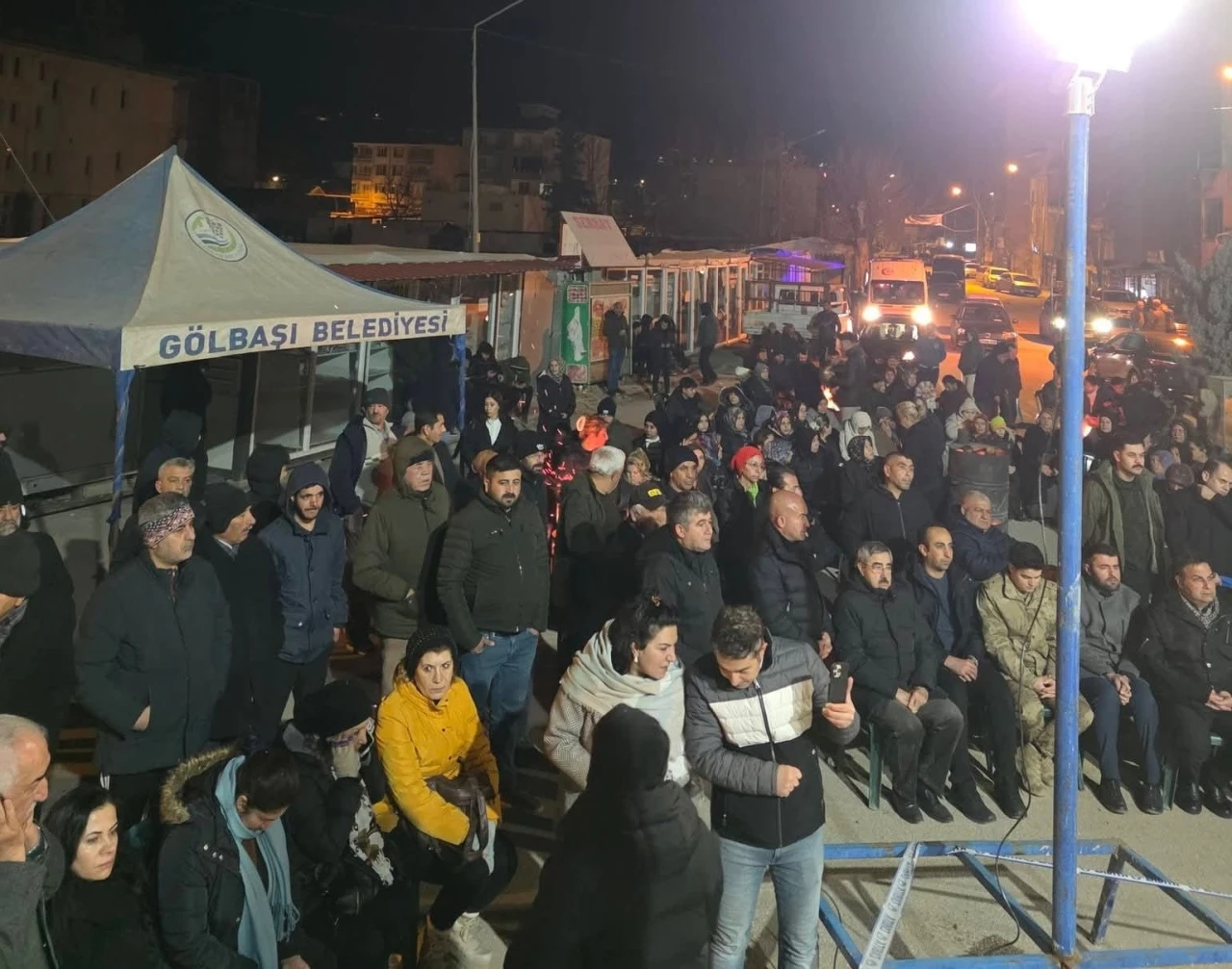 G&ouml;lbaşı&rsquo;nda deprem şehitleri g&ouml;zyaşlarıyla anıldı
