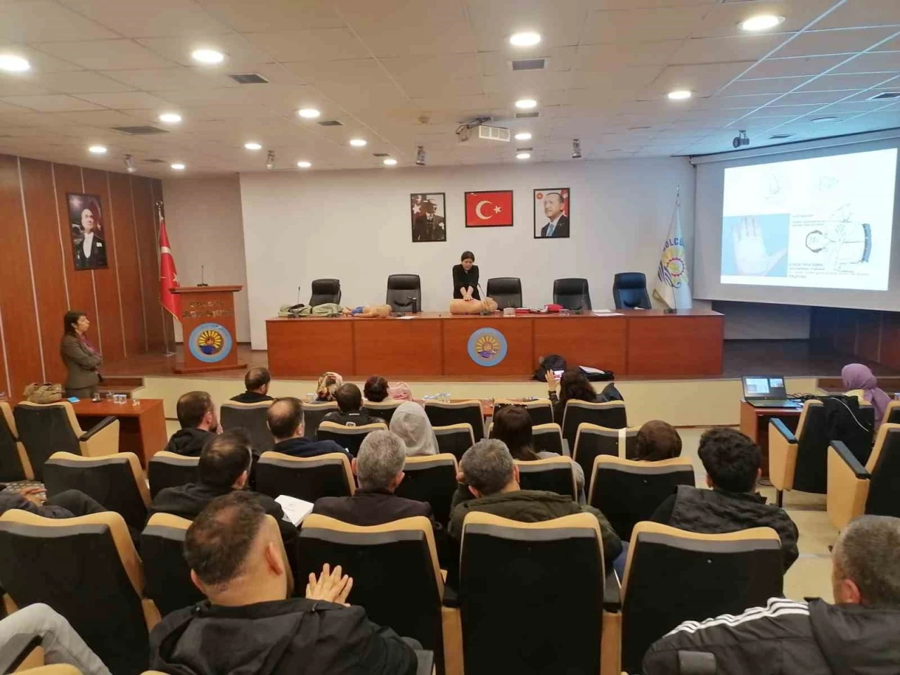Gölcük Belediyesi personeline ilk yardım eğitimi
