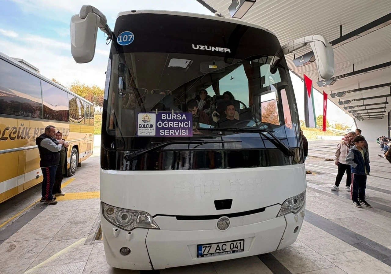 Gölcük Belediyesinin ücretsiz seferlerinden 5 bini aşkın üni
