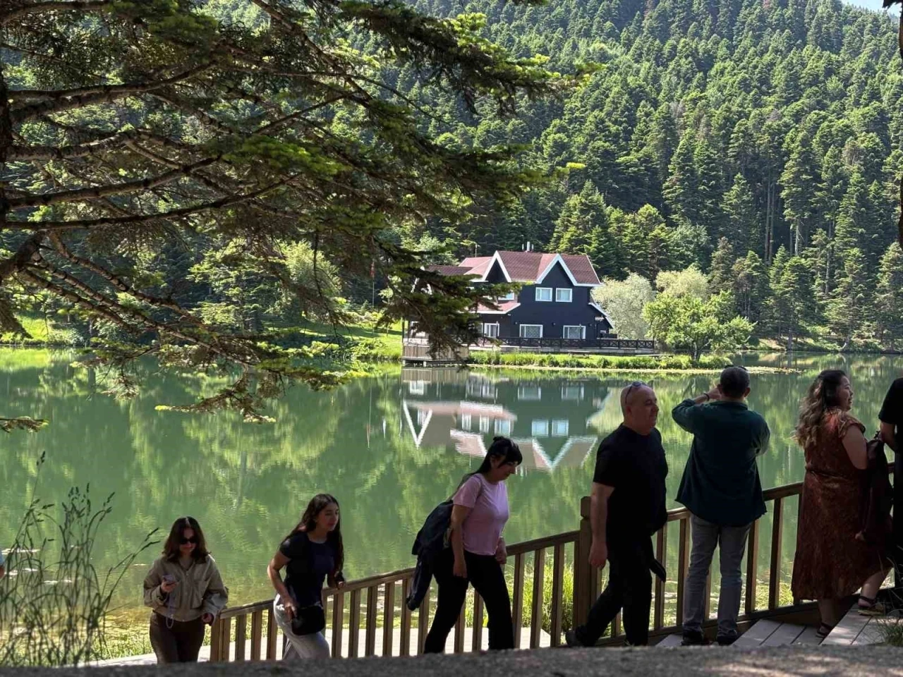 Gölcük Tabiat Parkı tatilcilerin akınına uğradı: &quot;Doğası, enerjisi harika&quot;
