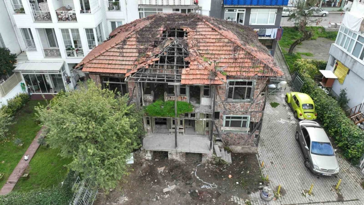 Gölcük’te atıl durumdaki tarihi yapı kütüphane oluyor
