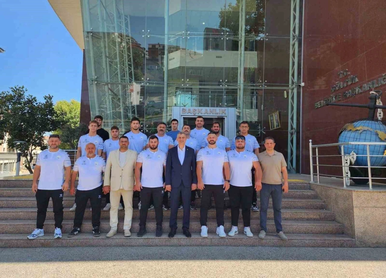 G&ouml;lc&uuml;k&rsquo;&uuml;n pehlivanları Kırkpınar yolcusu
