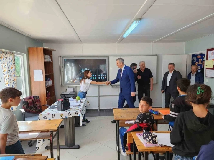 G&ouml;lc&uuml;kl&uuml; &ouml;ğrenciler prefabrik binada eğitime başladı
