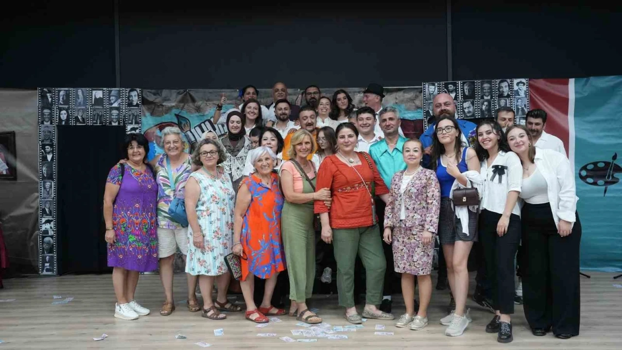 Gömeç’te &quot;Artiz Mektebi&quot; ilgiyle izlendi
