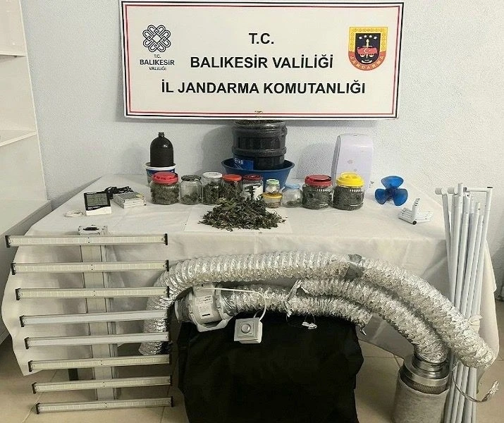 G&ouml;nen&rsquo;de jandarmadan uyuşturucu operasyonu
