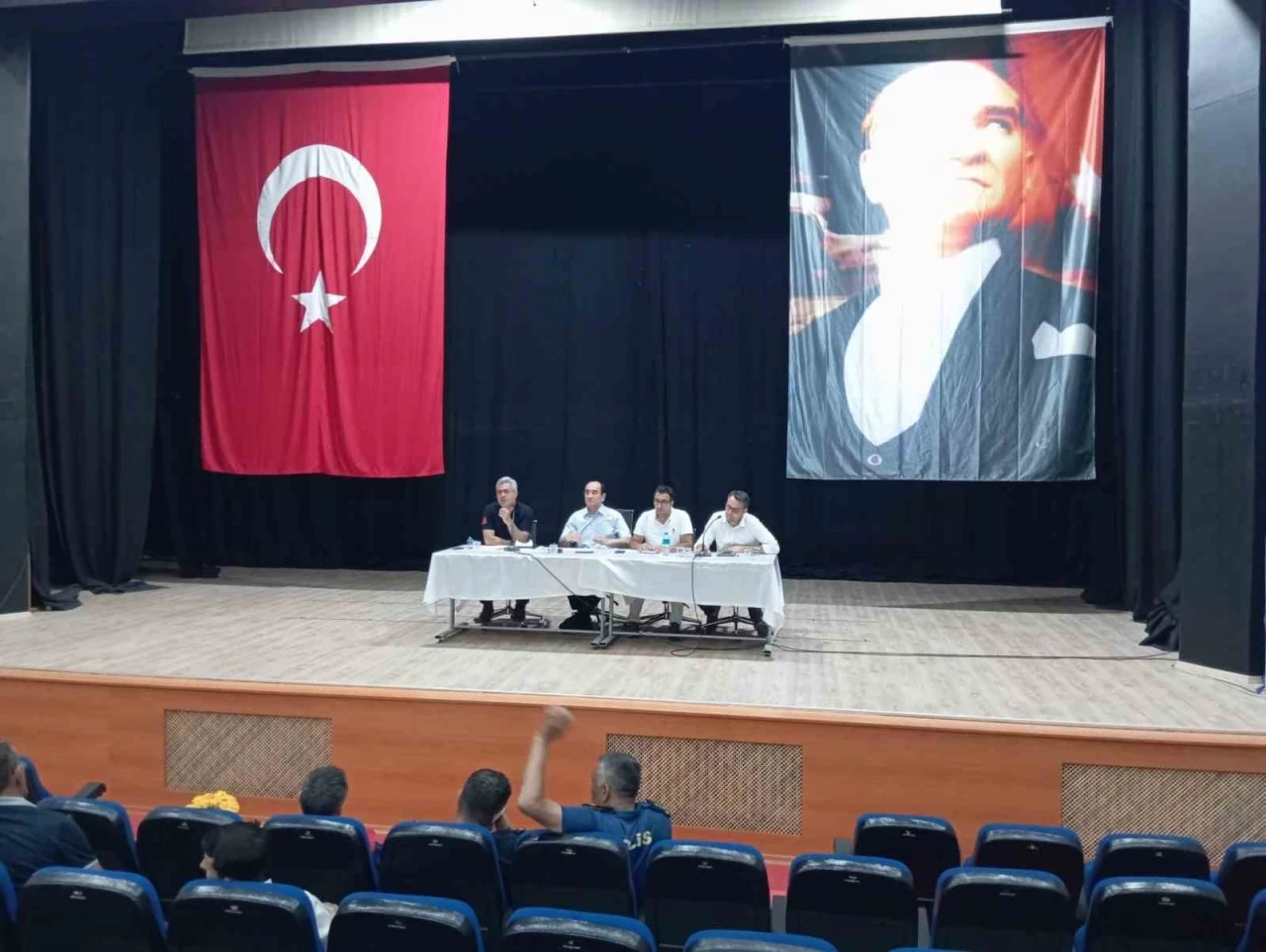 Gönen’de muhtarlar toplantısı yapıldı

