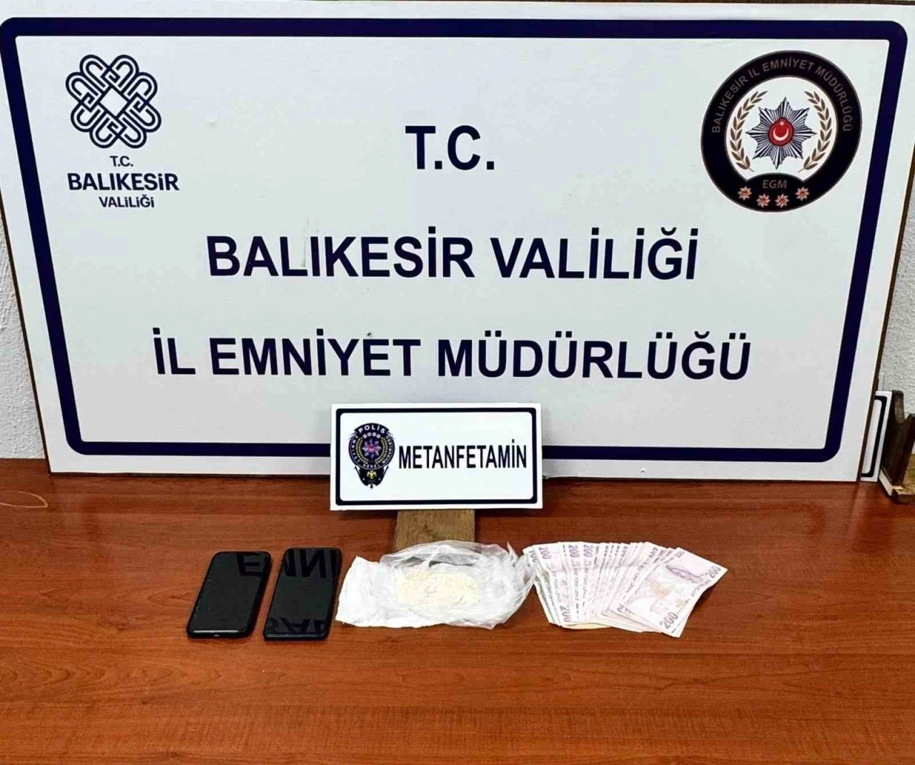 G&ouml;nen&rsquo;de uyuşturucu operasyonu: 2 ş&uuml;pheli tutuklandı
