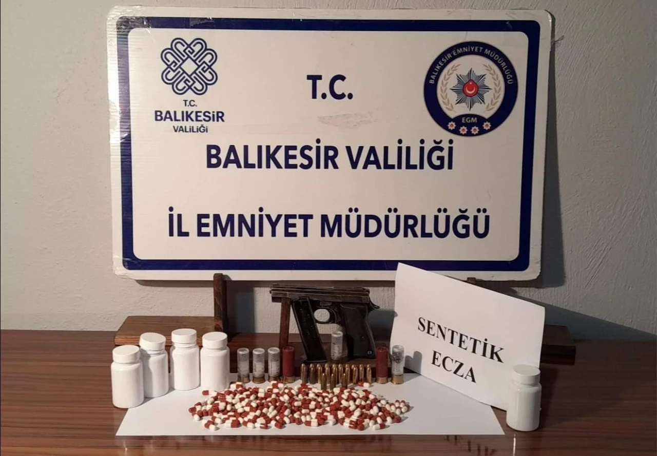 G&ouml;nen polisi uyuşturucu ve ruhsatsız silaha ge&ccedil;it vermedi
