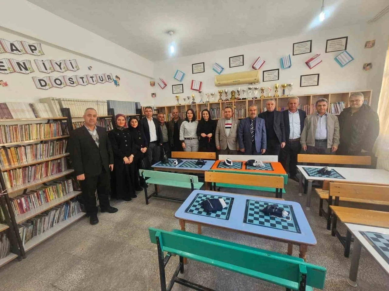 G&ouml;n&uuml;l Hoca&rsquo;dan 21. k&uuml;t&uuml;phane
