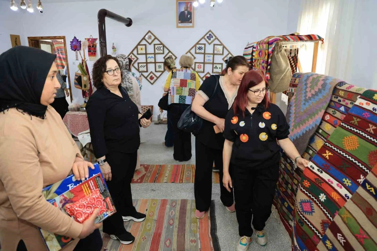 Gönüllü anneler Çameli’nin doğası ve kültürel zenginliklerine hayran kaldı
