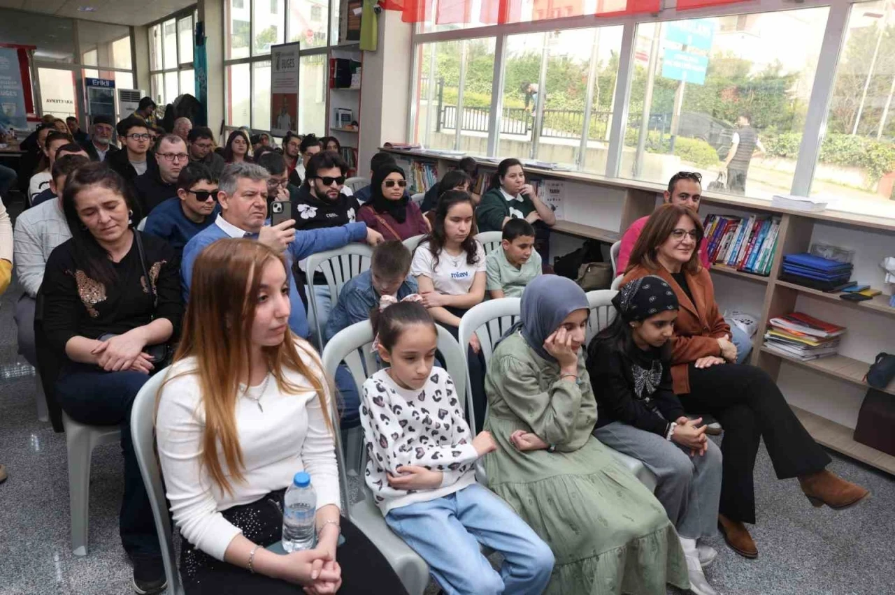 G&ouml;rme engelli sporcular i&ccedil;in canlı radyo tiyatrosu sahnelendi
