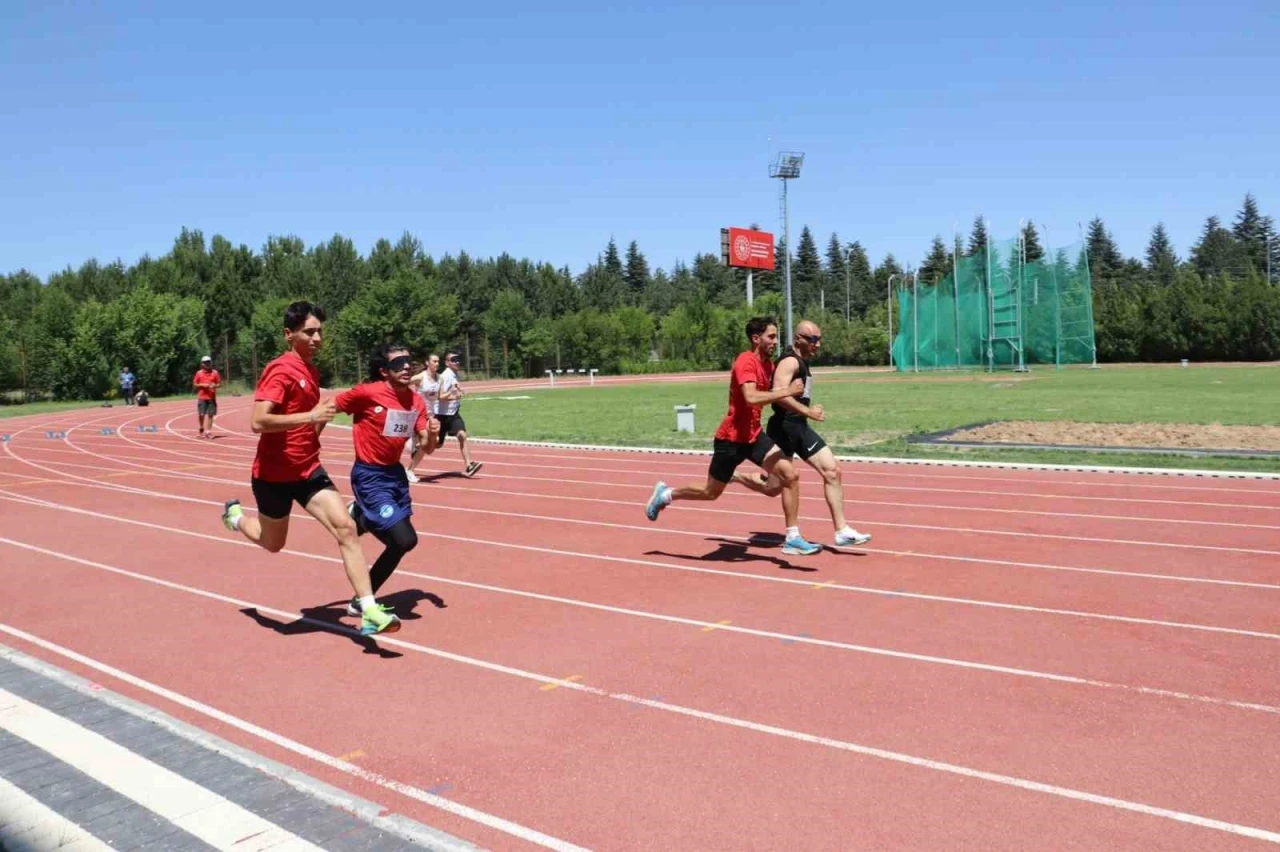 ’Görme Engelliler Atletizm Türkiye Şampiyonası’ sürüyor

