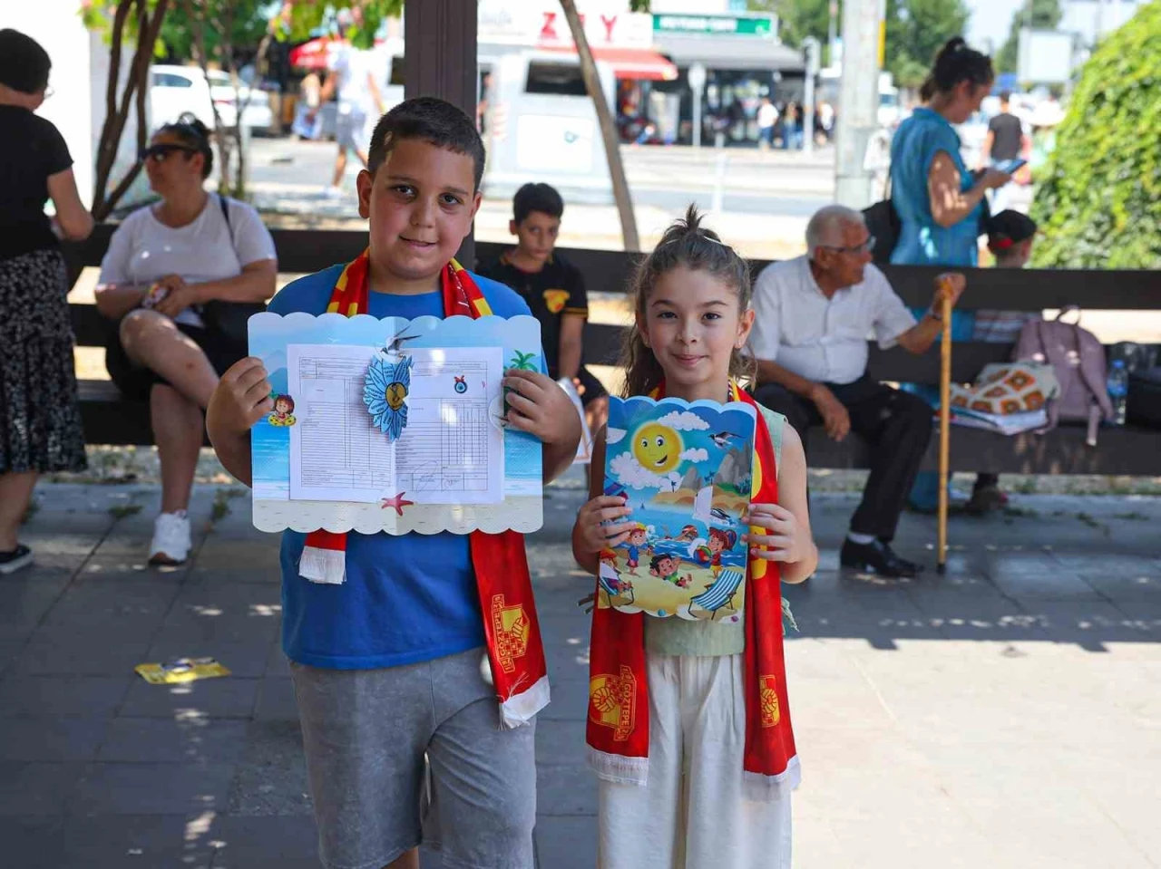 G&ouml;ztepe&rsquo;den Karne Etkinliği: "Karneni Getir, Hediyeni G&ouml;t&uuml;r" coşkusu başladı

