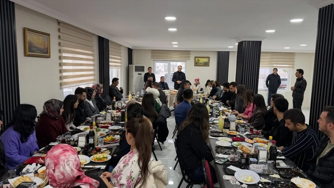 G&uuml;&ccedil;l&uuml;konak&rsquo;ta &ouml;ğretmenlere sıcak karşılama
