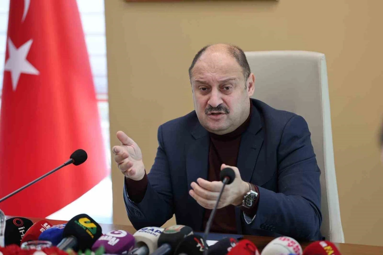 G&uuml;lpınar, karla m&uuml;cadele &ccedil;alışmalarını değerlendirdi
