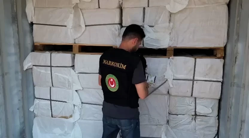 G&uuml;mr&uuml;kler Muhafaza ekiplerinden ka&ccedil;ak&ccedil;ılık ve uyuşturucuya ge&ccedil;it yok

