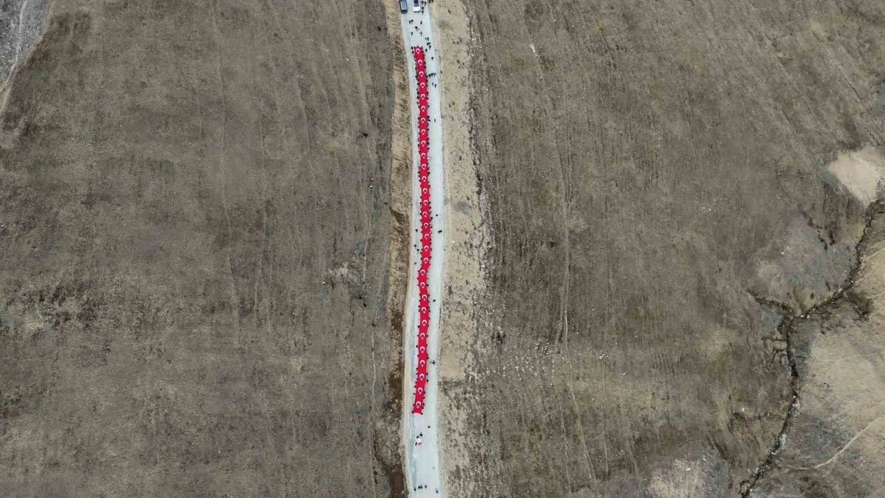 Gümüşhane’de Kabaktepe şehitlerine vefa yürüyüşü düzenlendi
