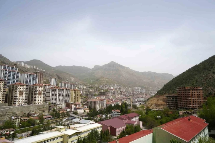 G&uuml;m&uuml;şhane&rsquo;de toz bulutu etkili oldu
