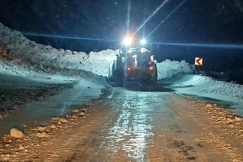 G&uuml;m&uuml;şhane&rsquo;de Yağmurdere karayoluna &ccedil;ığ d&uuml;şt&uuml;
