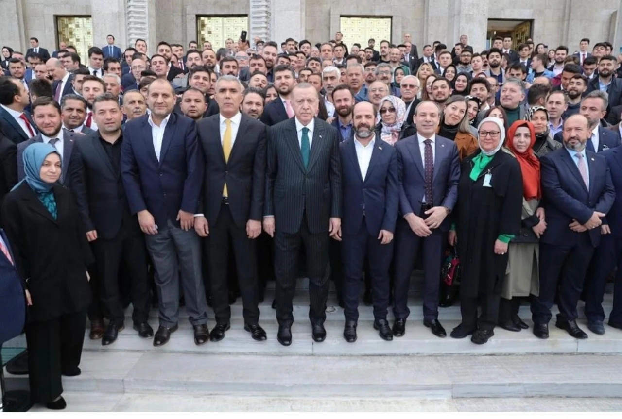 G&uuml;nd&uuml;z: "T&uuml;rkiye, sizin alkışladığınız Batı&rsquo;dan icazet alarak değil; kendi iradesiyle, kendi g&uuml;c&uuml;yle, kendi aklıyla yol y&uuml;r&uuml;r"
