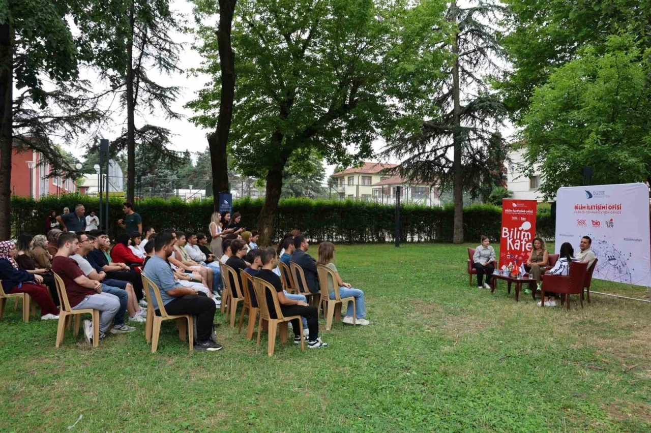 G&uuml;neş enerjisiyle temiz yarınlar Bilim Kafe&rsquo;de konuşuldu
