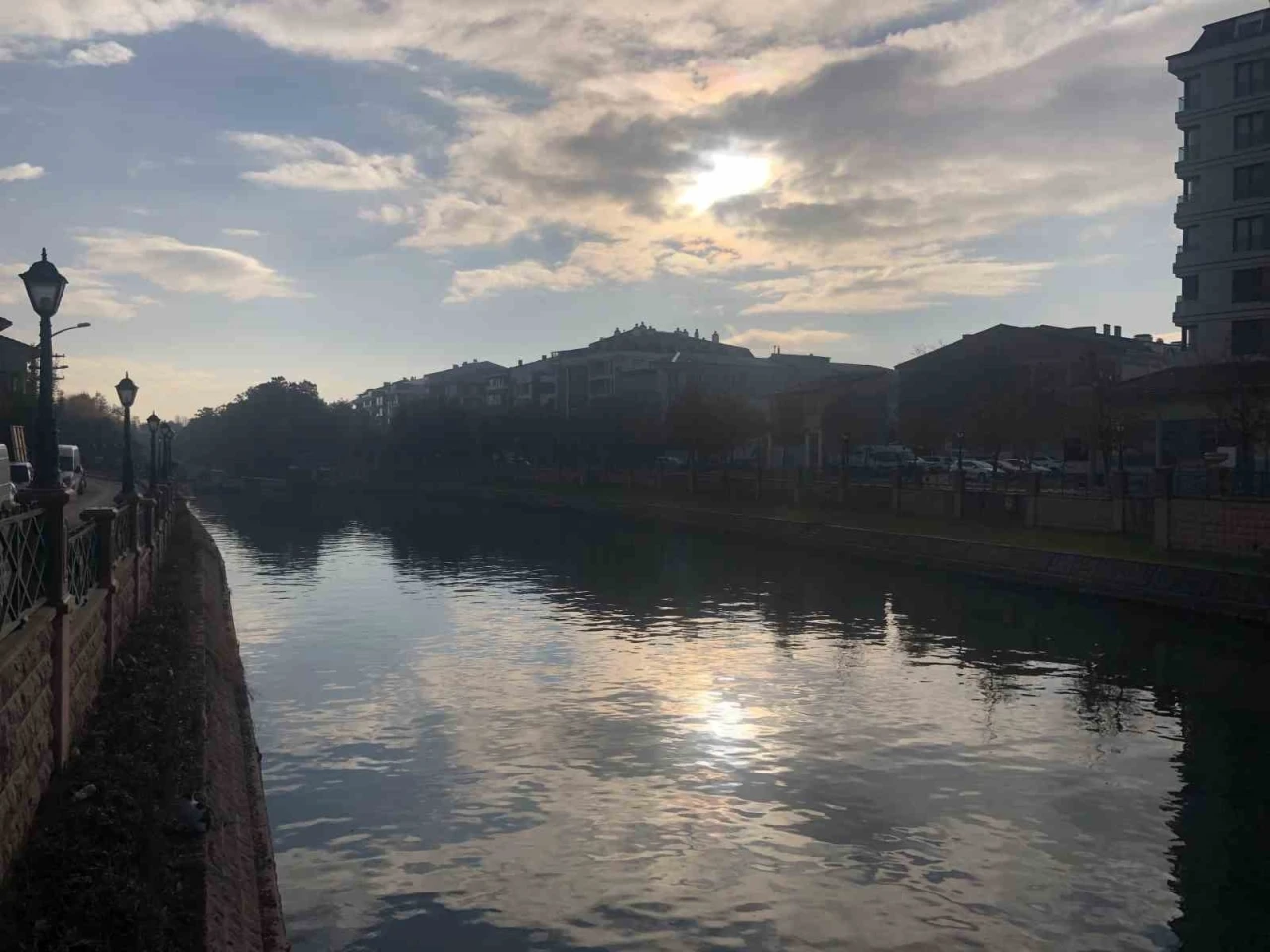 Güneş ve Porsuk Çayı’nın uyumu ortaya kartpostallık görüntüler çıkardı
