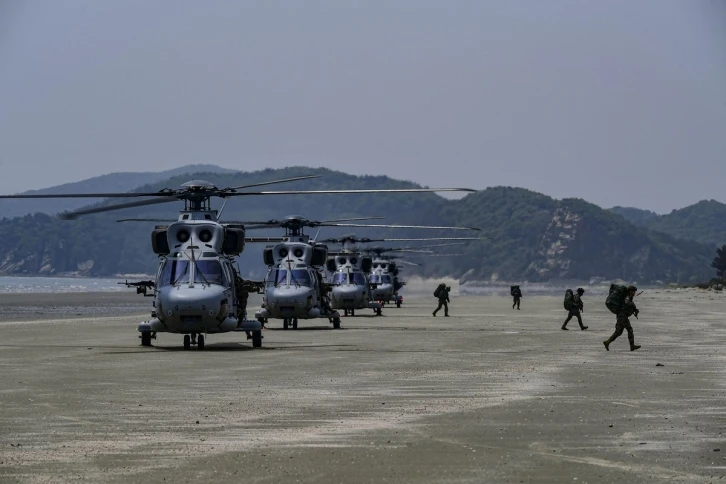 Güney Kore ordusundan Sarı Deniz’de askeri tatbikat
