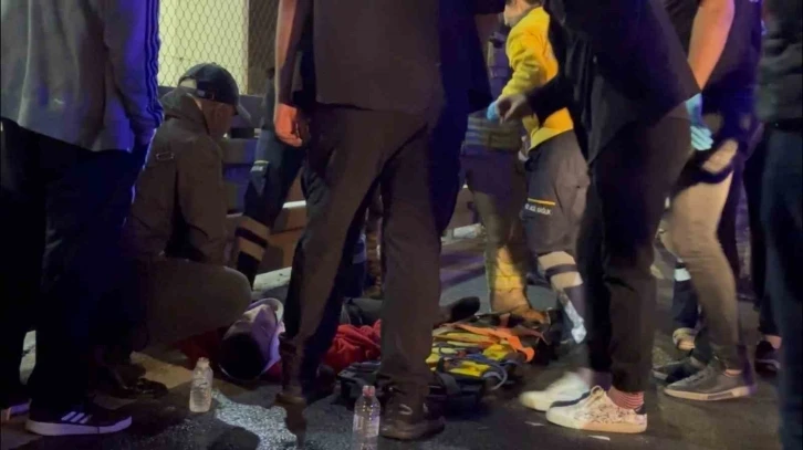 G&uuml;ng&ouml;ren&rsquo;de l&uuml;ks ciple makas atan gen&ccedil; s&uuml;r&uuml;c&uuml; canından oldu: 1 &ouml;l&uuml;, 3 ağır yaralı
