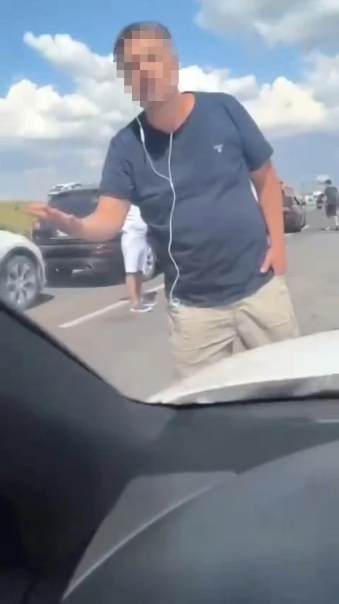Gurbet&ccedil;iler sınır kuyruğunda birbirine girdi
