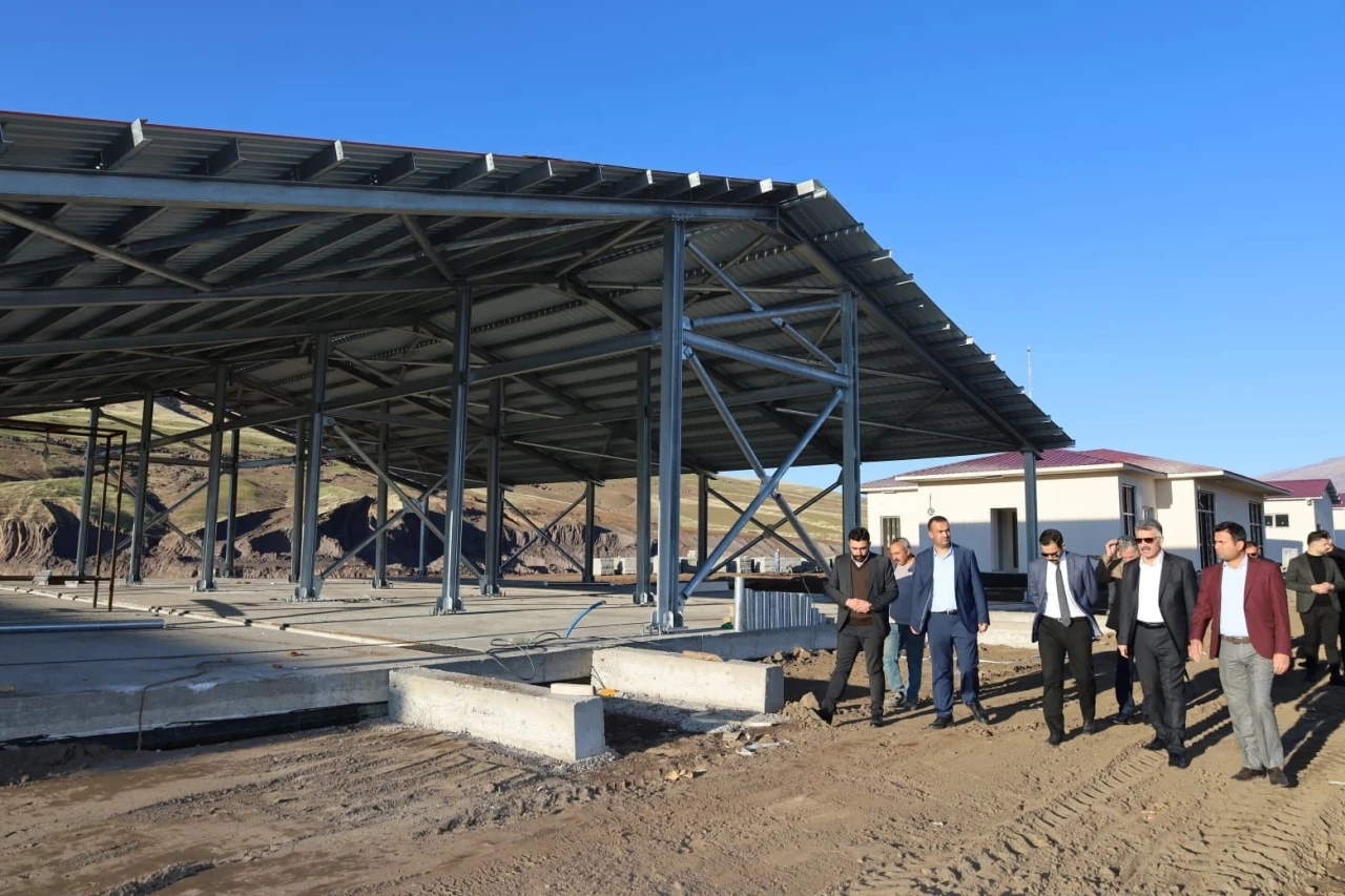 Güroymak’ta "Hayvan Pazarı ve Mezbahanesi" projesi devam ediyor