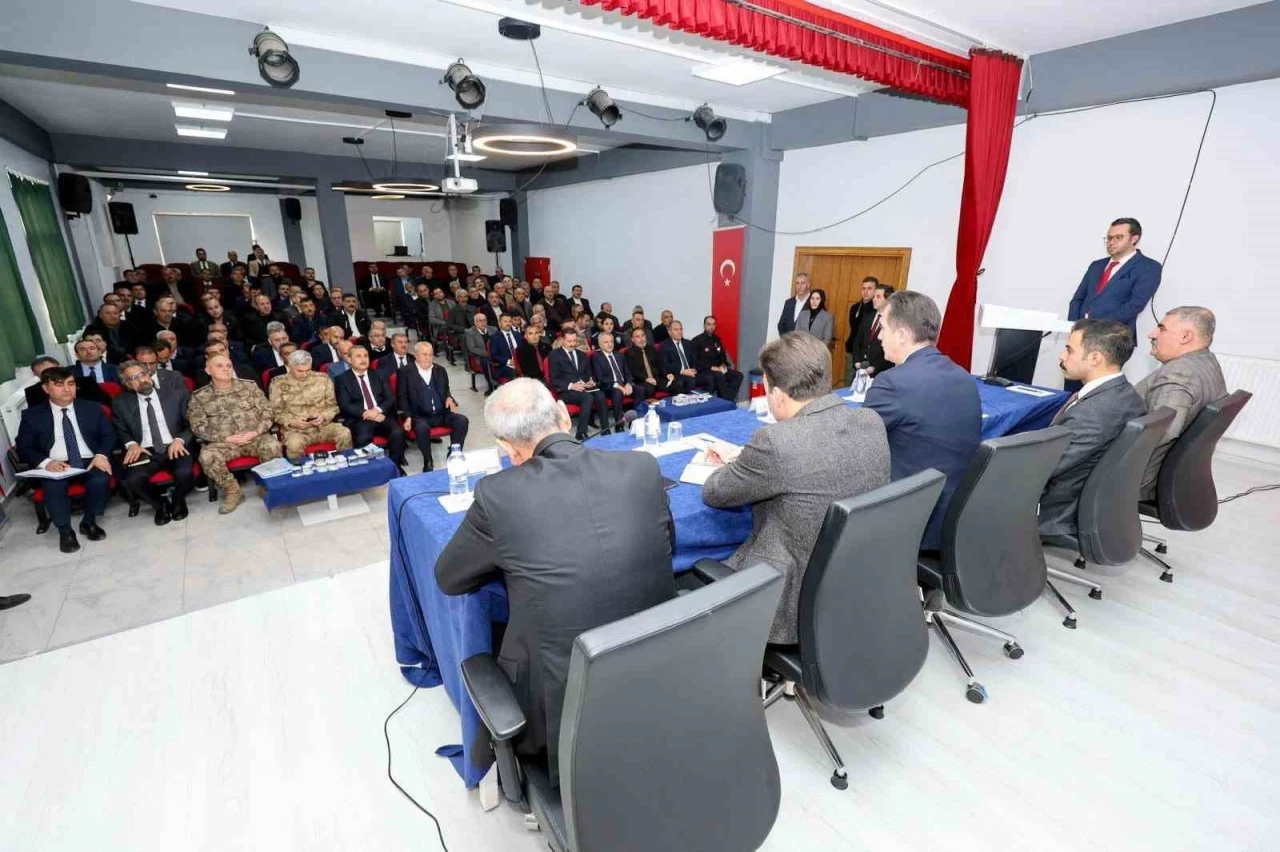 G&uuml;roymak&rsquo;ta "İl&ccedil;e Koordinasyon, İstişare ve Muhtarlar Toplantısı" d&uuml;zenlendi
