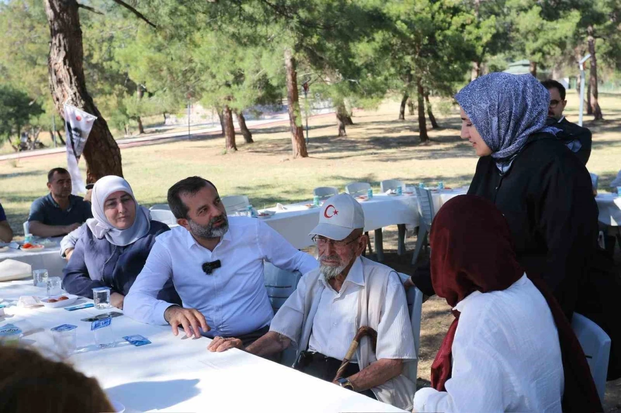 G&uuml;rsu&rsquo;nun b&uuml;y&uuml;klerine vefa pikniği
