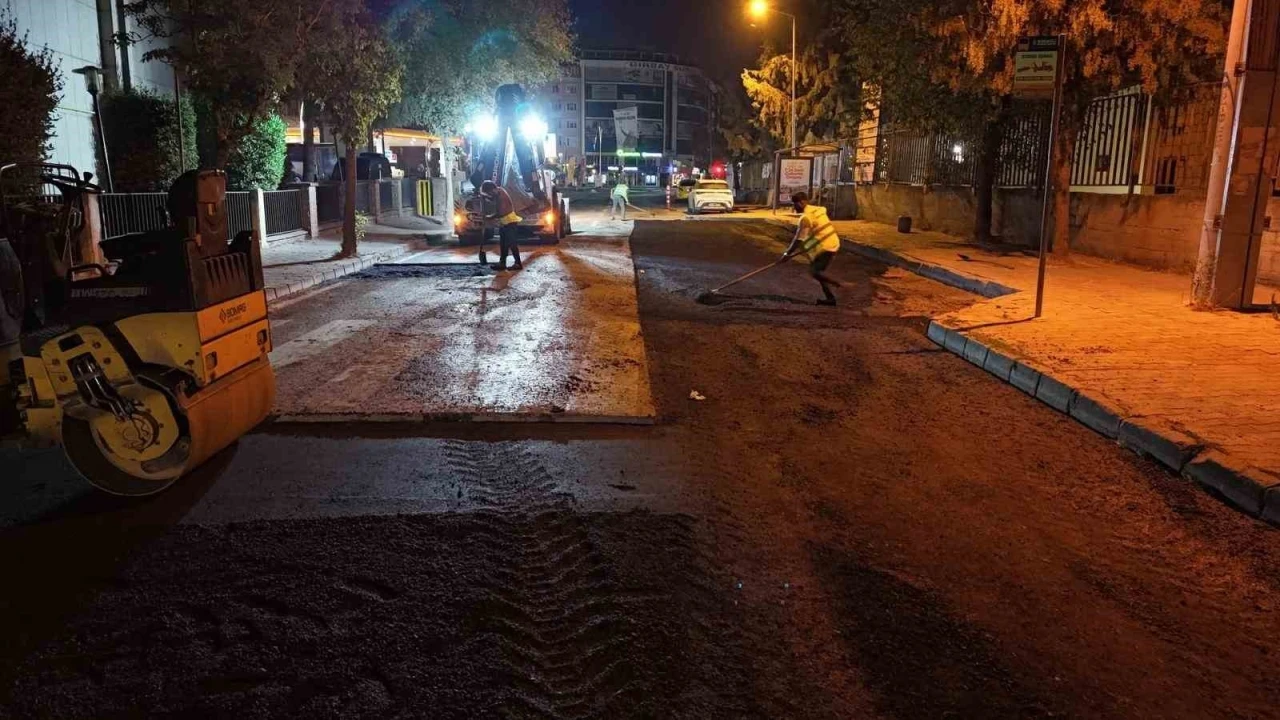 Güzeller Mahallesi’nde bozulan yollara asfalt
