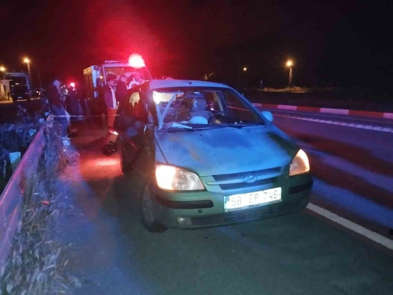 Hac ziyaretine giderken  kaza: 1 &ouml;l&uuml;, 3 yaralı
