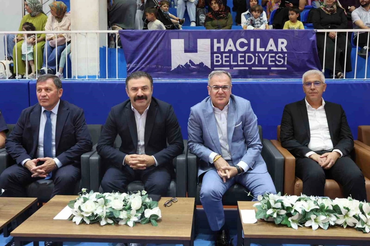 Hacılar&rsquo;da yaz spor okulları coşkuyla a&ccedil;ıldı
